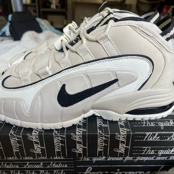 Brand New Air Max Penney Social Status - Picture 3 of 6